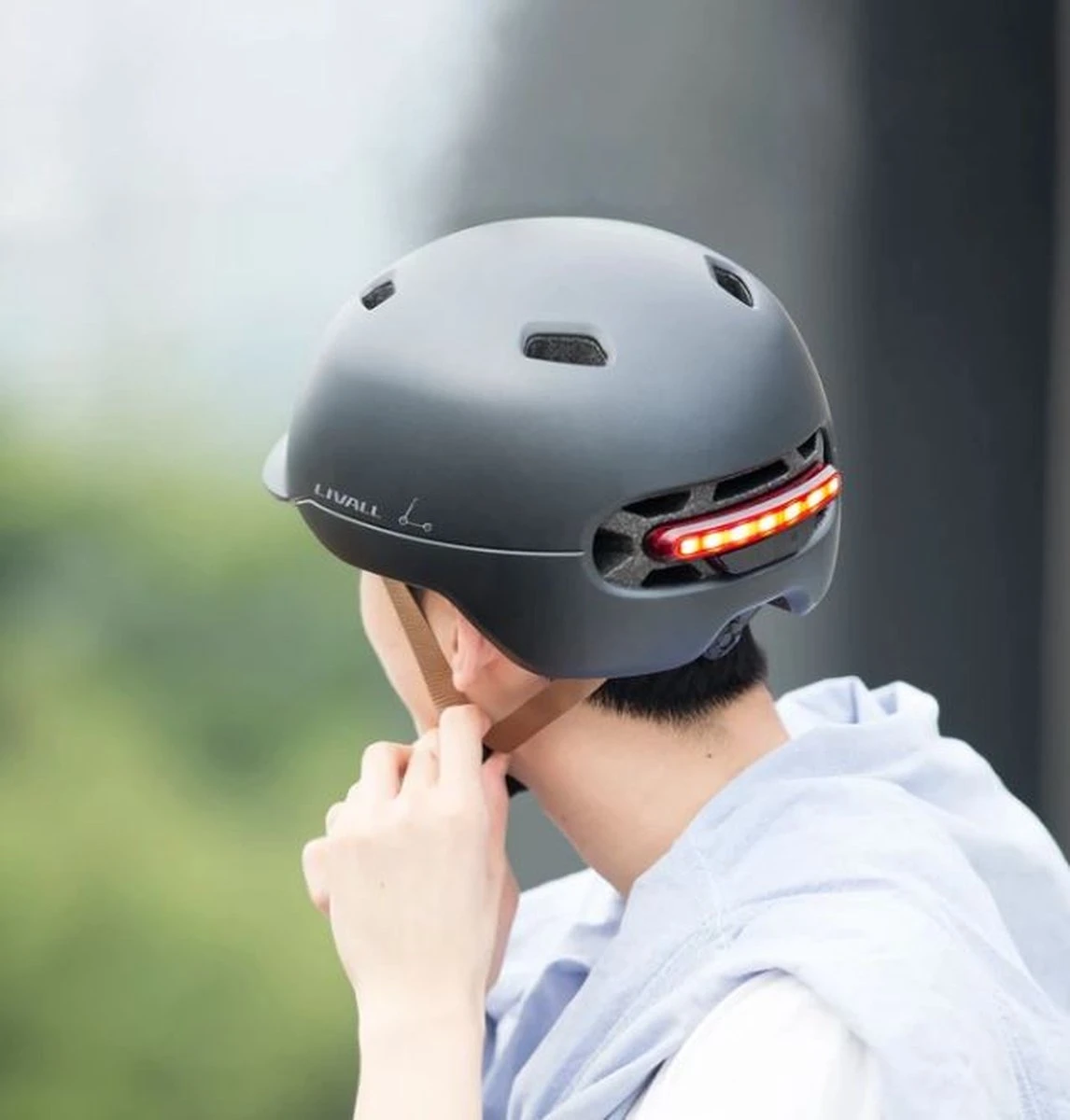 Livall C20 Black Large - (Smart) Fietshelm - SOS Funtie - Smart Verlichting - Remlicht 11 Livall C20 Black Large - (Smart) Fietshelm - SOS Funtie - Smart Verlichting - Remlicht - Afbeelding 9