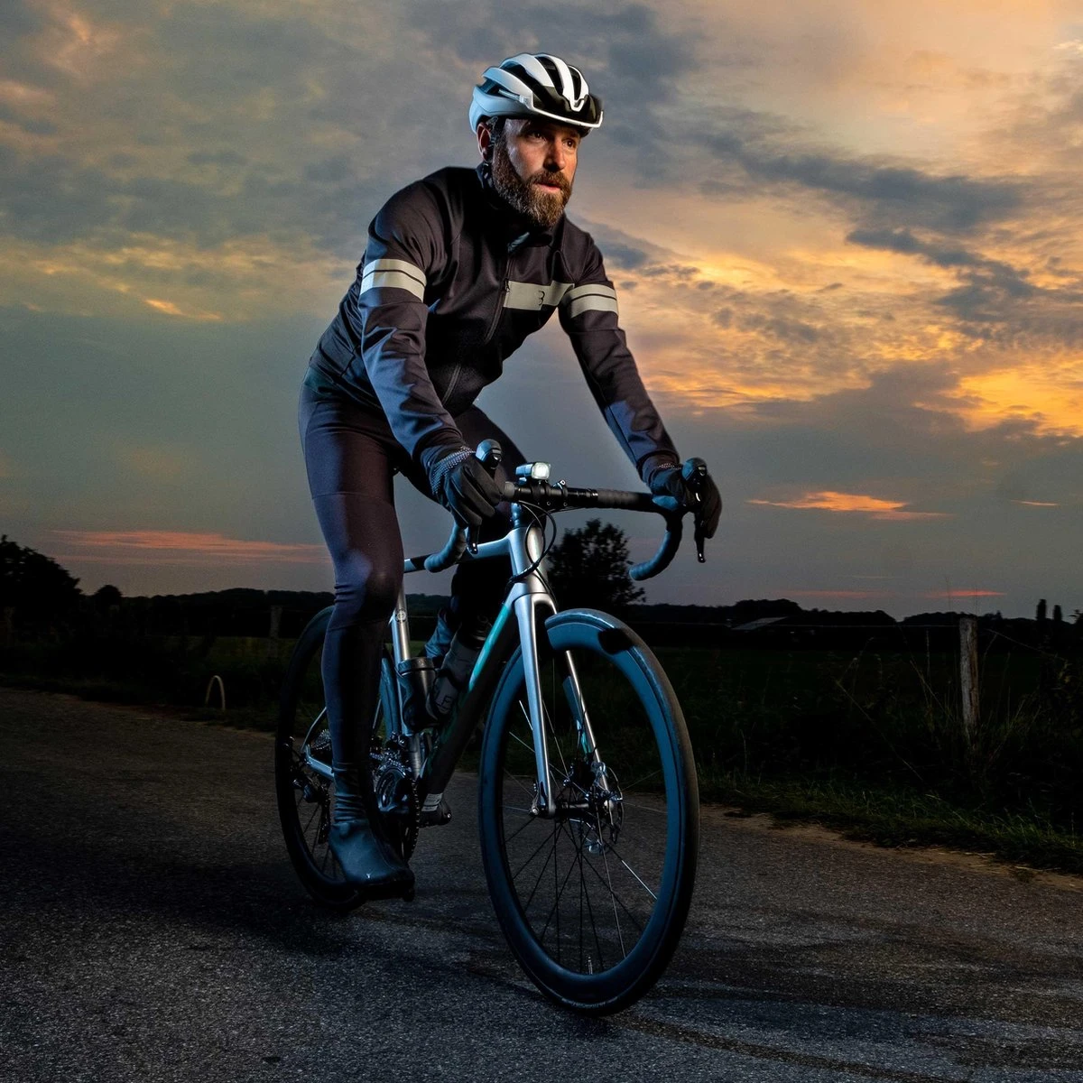 BBB Cycling RaceShield WB 2.0 Fietshandschoenen Winter - Fiets Handschoenen Touchscreen - Winddicht - Zwart - Maat L 10 BBB Cycling RaceShield WB 2.0 Fietshandschoenen Winter - Fiets Handschoenen Touchscreen - Winddicht - Zwart - Maat L - Afbeelding 8