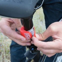 WVspecials Fietsverlichting Voor En Achter - Fietslamp - Siliconen - Rood En Wit - Siliconen LED Fiets Lampjes - Verlichting Set - Achterlicht - Voorlicht - Koplamp - Rood - Wit -Fietsenwinkel 1200x1200 539