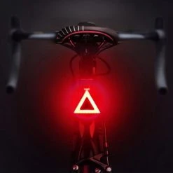 DESO® Fietslicht Achterlicht LED USB Oplaadbaar Helder Super Fel Driehoek - Achterlicht Voor Racefiets En MTB – Herkenningslicht