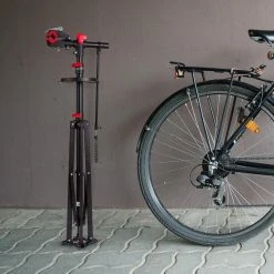 LifeGoods Fiets Montagestandaard - Fietsreparatie Racefiets / MTB - Incl. Stuurhouder - Zwart/Rood 20 LifeGoods Fiets Montagestandaard - Fietsreparatie Racefiets / MTB - Incl. Stuurhouder - Zwart/Rood -Fietsenwinkel 1200x1200 714