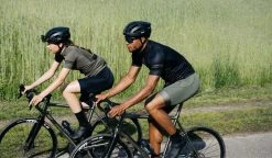 AGU Prime Fietsbroek Met Zeem II Essential Heren - Zwart - M 32 AGU Prime Fietsbroek Met Zeem II Essential Heren - Zwart - M -Fietsenwinkel 1200x700 2