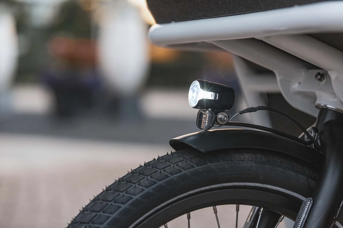 AXA Compactline 35 Switch - Fietslamp Voorlicht - LED Koplamp – Dynamo - 35 Lux 5 AXA Compactline 35 Switch - Fietslamp Voorlicht - LED Koplamp – Dynamo - 35 Lux - Afbeelding 3