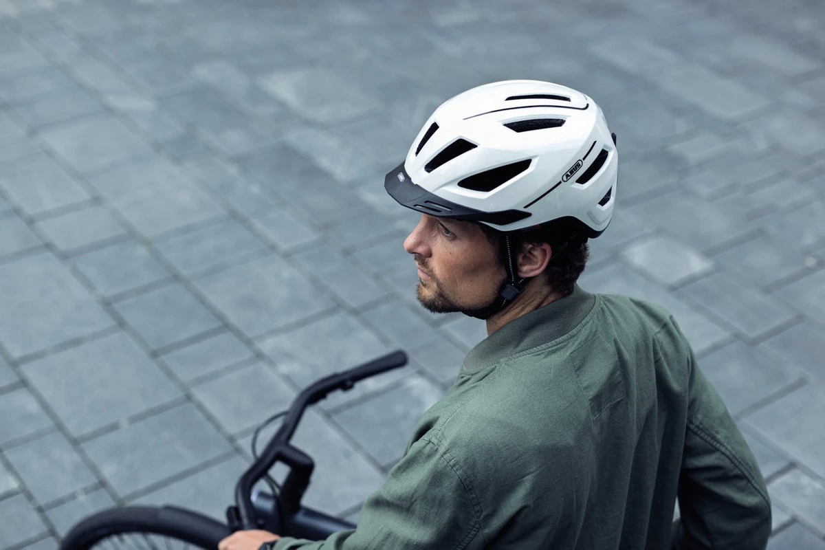 ABUS Pedelec 2.0 Fietshelm – Champagne Gold – Maat M (52-57 Cm) NTA Gekeurd – Geschikt Voor High Speed E-bikes En Snorfietsen 5 ABUS Pedelec 2.0 Fietshelm – Champagne Gold – Maat M (52-57 Cm) NTA Gekeurd – Geschikt Voor High Speed E-bikes En Snorfietsen - Afbeelding 3