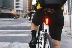 Kryptonite Avenue F-150 / R-75 Verlichtingset LED Accu - Zwart 16 Kryptonite Avenue F-150 / R-75 Verlichtingset LED Accu - Zwart -Fietsenwinkel 1200x800 169