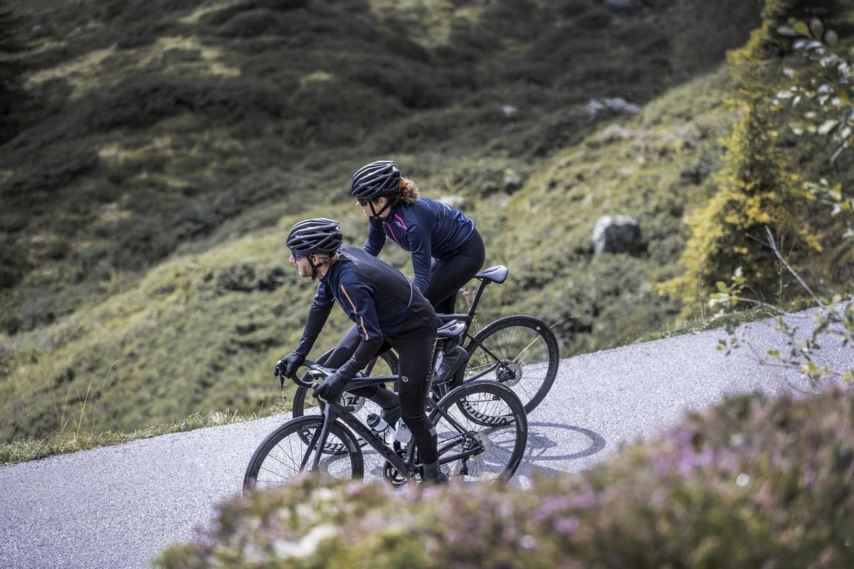 Rogelli Focus - Lange Fietsbroek Met Bretels - Heren - Maat L - Zwart 11 Rogelli Focus - Lange Fietsbroek Met Bretels - Heren - Maat L - Zwart - Afbeelding 9