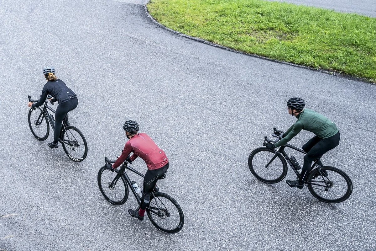 Rogelli Focus - Lange Fietsbroek Met Bretels - Heren - Maat L - Zwart 12 Rogelli Focus - Lange Fietsbroek Met Bretels - Heren - Maat L - Zwart - Afbeelding 10