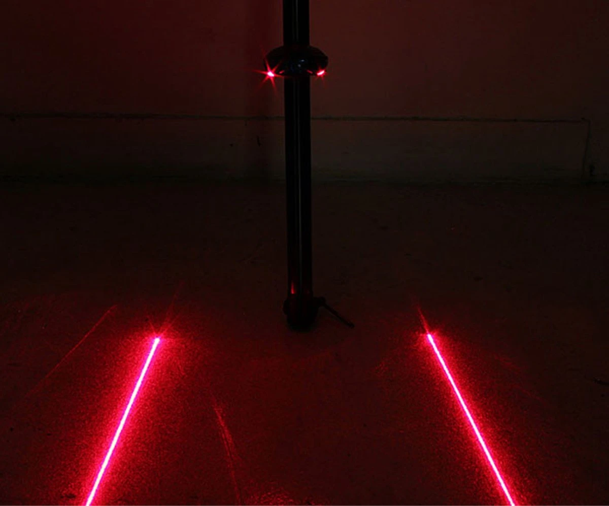 Fiets Achterlicht - LED Licht Met Laser - Fiets Lamp - Waterdicht - Racefiets Verlichting - Inclusief Batterijen - Rheme 9 Fiets Achterlicht - LED Licht Met Laser - Fiets Lamp - Waterdicht - Racefiets Verlichting - Inclusief Batterijen - Rheme - Afbeelding 7