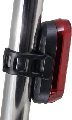 Sigma Sport AURA 30 Fietsverlichting Set - Led Koplamp 30 Lux - CURVE Achterlicht - Inclusief Batterijen -Fietsenwinkel 724x1200