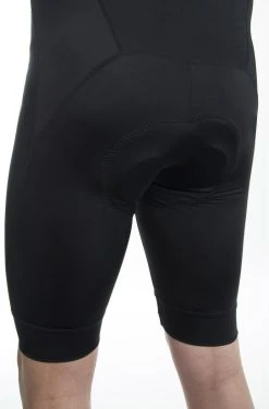 AGU Fietsbroek Met Zeem II Essential Heren - Zwart - L 16 AGU Fietsbroek Met Zeem II Essential Heren - Zwart - L -Fietsenwinkel 788x1200 1