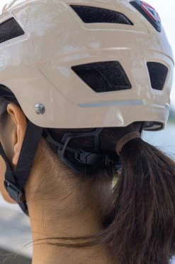 ABUS Hyban 2.0 Fietshelm - Maat M (52-58 Cm) - Velvet Black 17 ABUS Hyban 2.0 Fietshelm - Maat M (52-58 Cm) - Velvet Black -Fietsenwinkel 800x1200 27