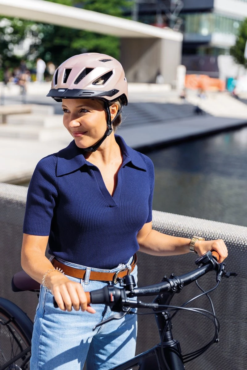 ABUS Pedelec 2.0 Fietshelm – Champagne Gold – Maat M (52-57 Cm) NTA Gekeurd – Geschikt Voor High Speed E-bikes En Snorfietsen 4 ABUS Pedelec 2.0 Fietshelm – Champagne Gold – Maat M (52-57 Cm) NTA Gekeurd – Geschikt Voor High Speed E-bikes En Snorfietsen - Afbeelding 2