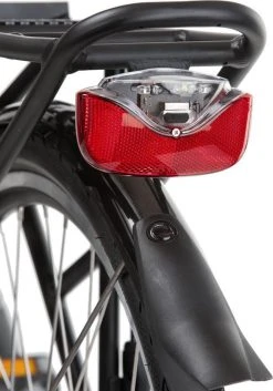 AXA Omega - Fiets Achterlicht - LED Fietsverlichting Op Batterij – Auto On/off Systeem - 50-80 Mm - Rood -Fietsenwinkel 839x1200 1
