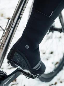 AGU Thermo Neoprene Overschoenen Essential - Zwart - L - 42/43 - 4mm Neopreen 8 AGU Thermo Neoprene Overschoenen Essential - Zwart - L - 42/43 - 4mm Neopreen -Fietsenwinkel 900x1200 6